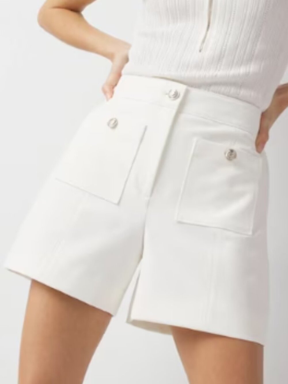 White House Black Market Patch Pocket Shorts Ecru - Size 8 (5" Short)